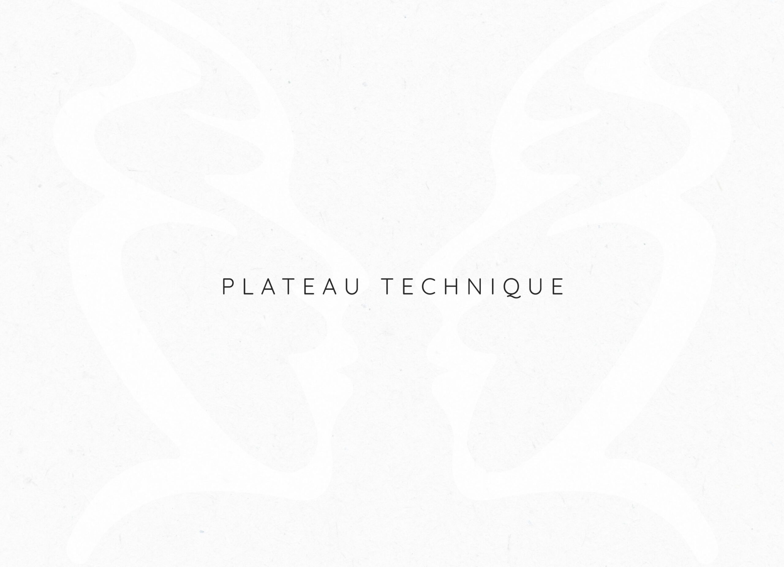 Image avec fond blanc et un texte au milieu plateau technique | Dr Souad Debache Evreux